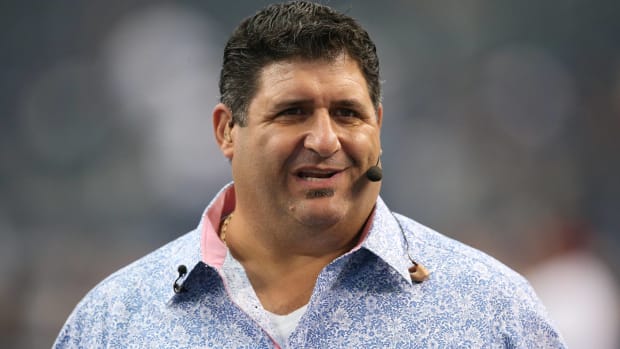 Tony Siragusa on the sidelines for a Fox NFL game.
