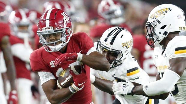 Alabama Crimson Tide wide receiver JoJo Earle (10) is forced out of bounds against the Southern Miss Golden Eagles at Bryant-Denny Stadium. Alabama won 63-14.