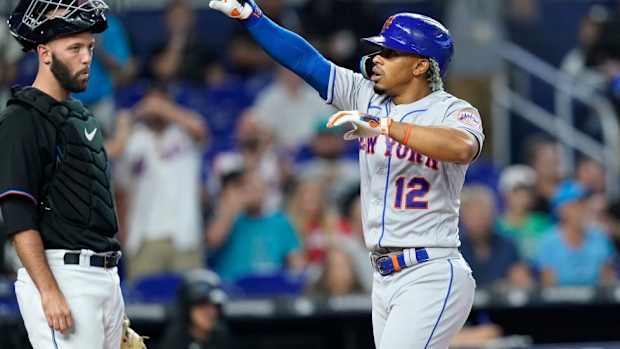 New York Mets' Francisco Lindor is still persevering through broken finger.