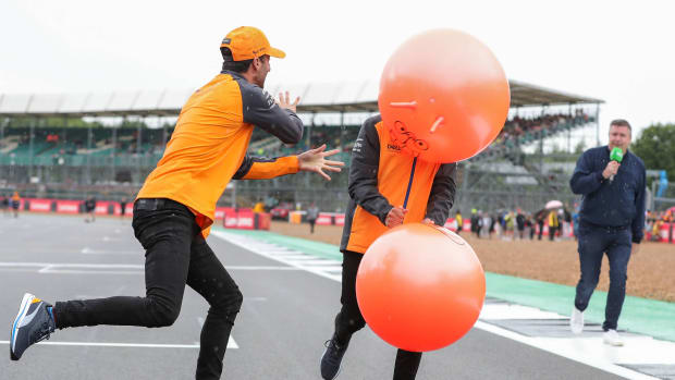 Daniel Ricciardo 3 (AUS), McLaren MCL36 hits Lando Norris 4 (GBR), McLaren MCL36 with a bouncy ball during the FORMULA 1 LENOVO BRITISH GRAND PRIX at Silverstone Circuit, Silverstone, United Kingdom on 30 June 2022
