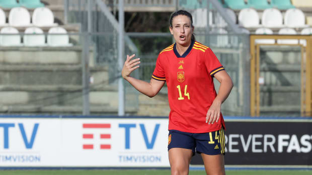 Alexia Putellas playing for Spain.