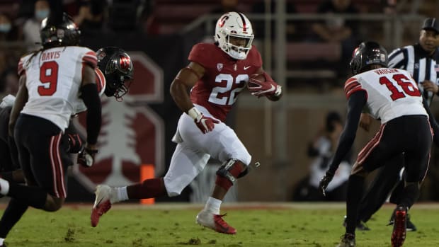 Stanford running back E.J. Smith (22) runs with the football during the first quarter of a game against Utah.