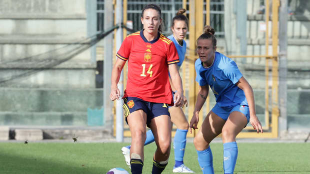 Alexia Putellas playing for Spain vs. Italy