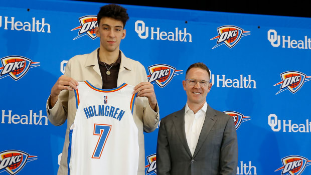 Chet Holmgren will wear No. 7 for the Oklahoma City Thunder, the same jersey number he wore as a member of the 2021 USA U19 National Team last summer.