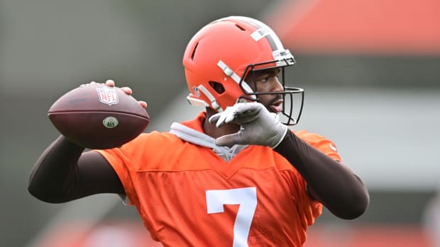 May 25, 2022; Berea, OH, USA; Cleveland Browns quarterback Jacoby Brissett (7) throws a pass during organized team activities at CrossCountry Mortgage Campus. Mandatory Credit: Ken Blaze-USA TODAY Sports