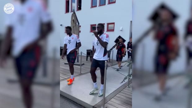 Mané and Mazraoui's first training session at Bayern Munich 