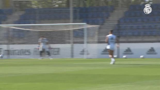 Rodrygo in the ball work to start the week at Real Madrid City