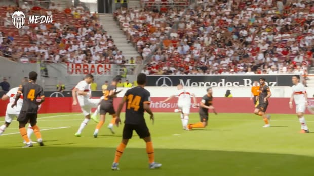 Pitchside: Marcos André scores twice vs Stuttgart