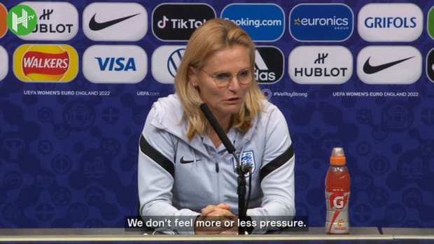 Wiegman: 'The pressure is on both teams'