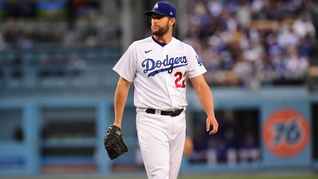 Dodgers pitcher Clayton Kershaw walks off the mound after an injury.