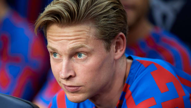 Frenkie de Jong is involved in a contract dispute with Barcelona