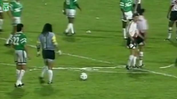 René Higuita’s iconic free-kick goal vs River Plate
