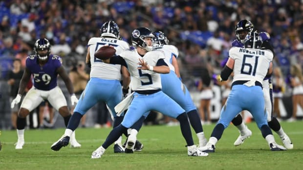 Tennessee Titans quarterback Logan Woodside (5) throws from the pocket during the second half against the Baltimore Ravens at M&T Bank Stadium.
