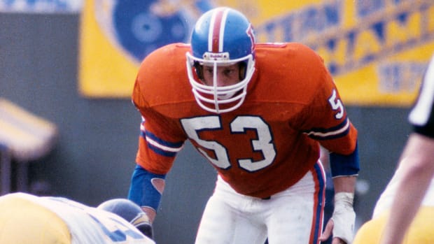 Denver Broncos linebacker Randy Gradishar (53) on the field against the San Diego Chargers at Jack Murphy Stadium.