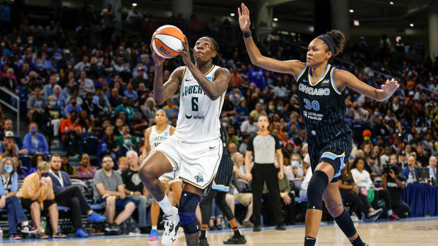 New York Liberty forward Natasha Howard (6) goes to the basket against Chicago Sky forward Azura Stevens (30) during the second half of game one of the first round of the WNBA playoffs.