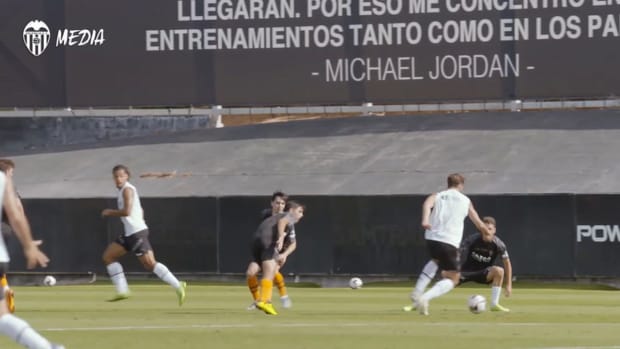 Valencia play against reserves in training