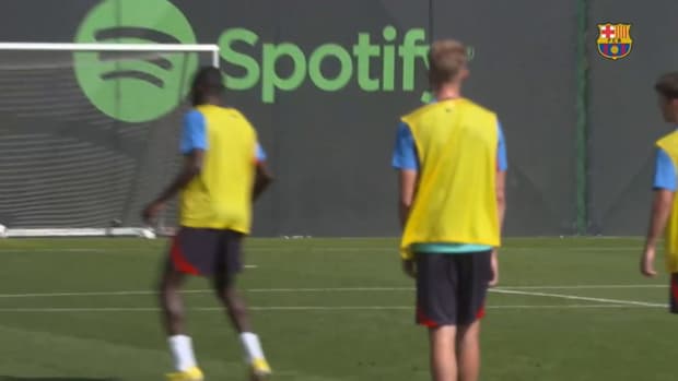 FC Barcelona strikers bang some beauties on finishing drills