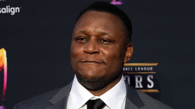 Barry Sanders appears on the red carpet prior to the 2022 NFL Honors awards presentation.