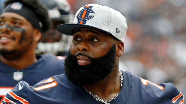 Chicago Bears offensive tackle Jason Peters (71) looks on from the sideline.