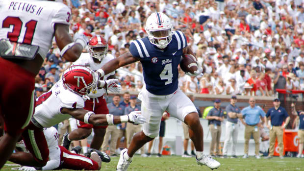 Quinshon Judkins running the ball against Ole Miss vs Troy.