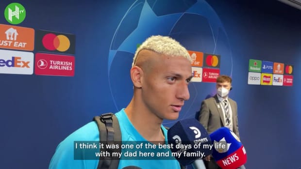 Richarlison explains emotion with his father after debut in Champions League