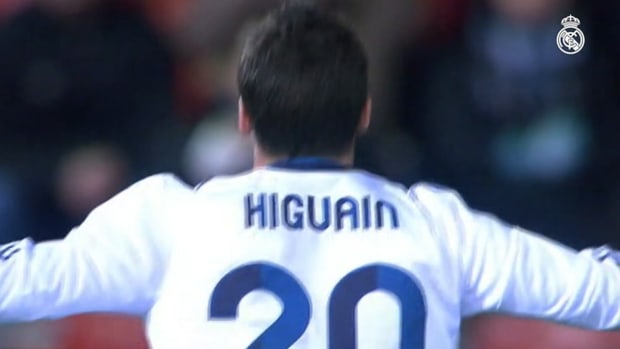 Good goal of Gonzalo Higuaín against Mallorca in 2012