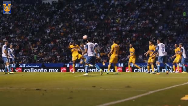 Samir Caetano's brilliant header vs Puebla