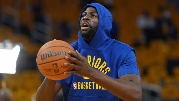 Draymond Green warming up for the Warriors.