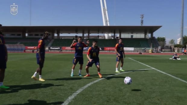 Spain players have fun with finishing game in training