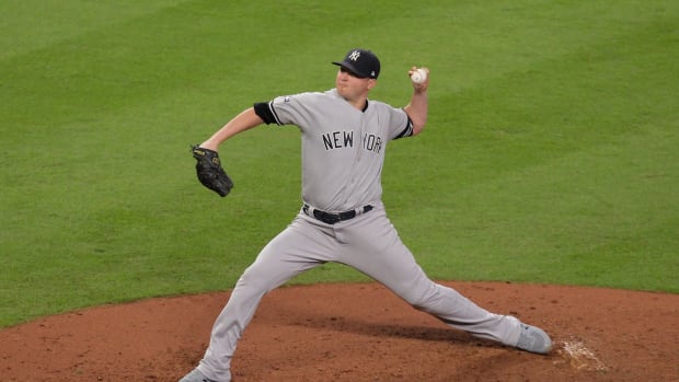 New York Yankees RP Zack Britton pitching in postseason