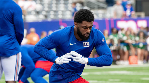 Aug 21, 2022; East Rutherford, New Jersey, USA; New York Giants defensive end Kayvon Thibodeaux (5) warms up prior to the preseason game against the Cincinnati Bengals at MetLife Stadium.