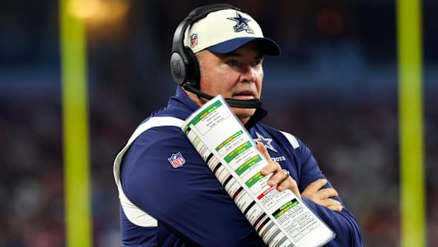 Cowboys head coach Mike McCarthy reacts during the first half of a game against the Tampa Bay Buccaneers.