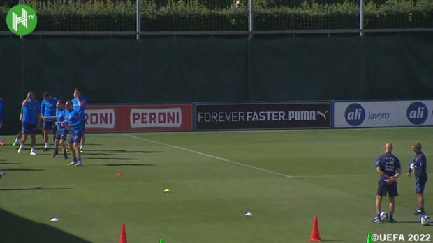 Italy players train ahead of England clash