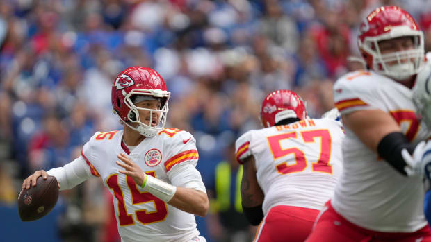 Kansas City Chiefs quarterback Patrick Mahomes (15) draws back for a pass Sunday, Sept. 25, 2022, during a game against the Kansas City Chiefs at Lucas Oil Stadium in Indianapolis.