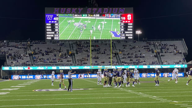 Washington and Stanford play out the fourth quarter.