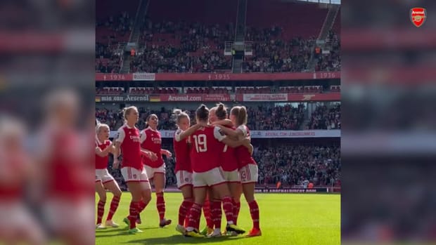 Pitchside: Beth Mead's brilliant opener in the North London derby