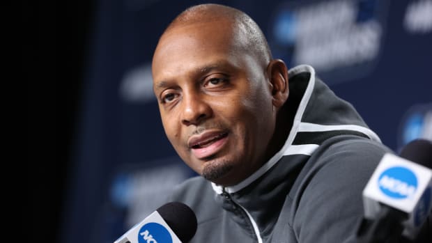 Memphis Tigers head coach Penny Hardaway answers questions from the media during practice before the first round of the 2022 NCAA Tournament.