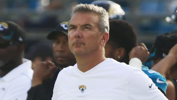 Jacksonville Jaguars head coach Urban Meyer looks on to the clock on Nov. 21, 2021.