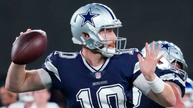 Dallas Cowboys quarterback Cooper Rush (10) throws during the first quarter against the New York Giants on Sept. 26, 2022.