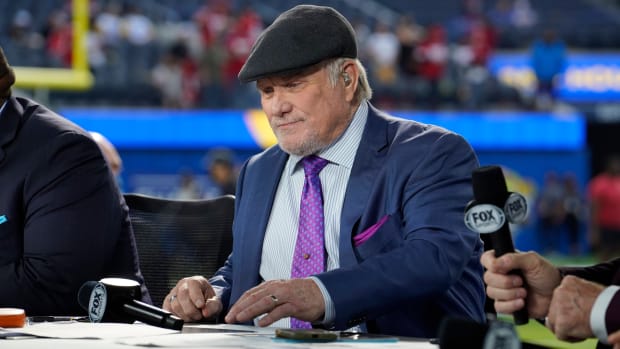 Terry Bradshaw of Fox Sports sits at the desk during the NFC Conference Championship game between the San Francisco 49ers and the Los Angeles Rams.