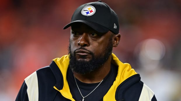 Pittsburgh Steelers head coach Mike Tomlin walks before a game against the Cleveland Browns on Sept. 22, 2022.