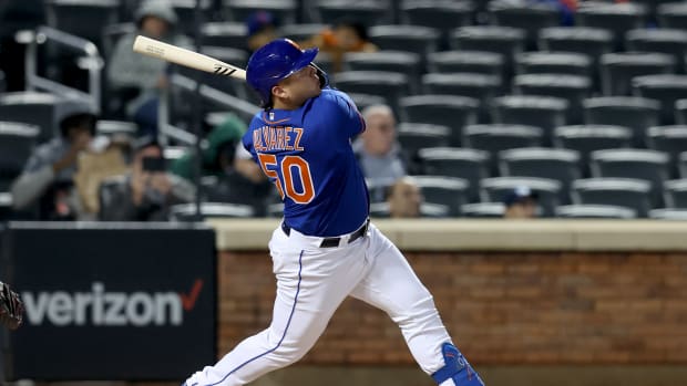 Francisco Alvarez crushes home run for first MLB hit.