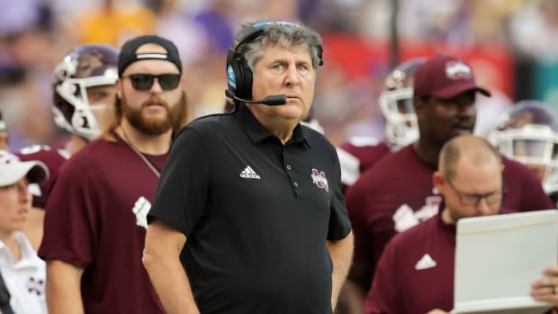 Mike Leach look son on the sideline
