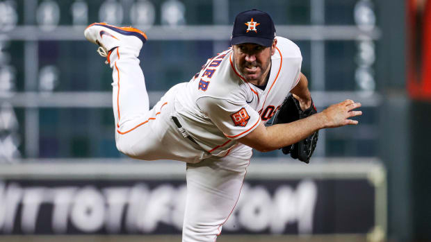 Astros ace Justin Verlander pitches his final regular-season game against the Phillies.