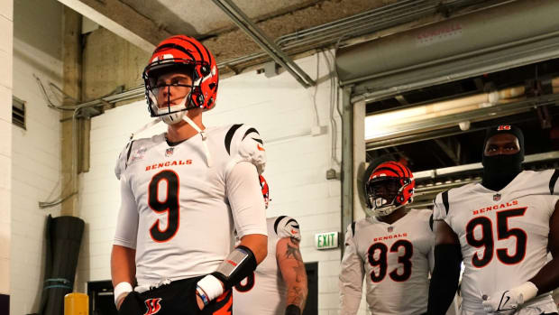 Cincinnati Bengals quarterback Joe Burrow (9) walks to the field before the first quarter during an NFL Week 5 game against the Baltimore Ravens, Sunday, Oct. 9, 2022, at M&T Bank Stadium in Baltimore. Nfl Cincinnati Bengals At Baltimore Ravens Oct 9 0426