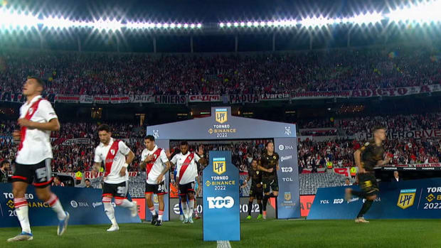 Liga Argentina: River Plate 2-1 Platense