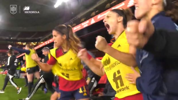 Pitchside: Spain Women's celebrations after historic win vs United States
