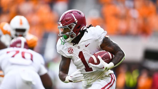 Alabama running back Jahmyr Gibbs (1) looks for yards during a game between Tennessee and Alabama in Neyland Stadium, on Saturday, Oct. 15, 2022.