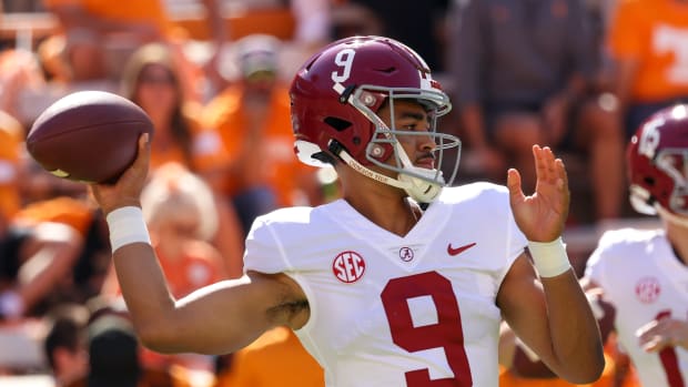 Alabama Crimson Tide quarterback Bryce Young (9) warms up before the game against the Tennessee Volunteers at Neyland Stadium.