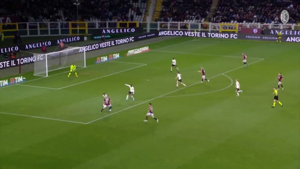 Maignan's spectacular save against Torino in 2021-22